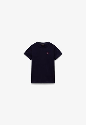 Marineblaues T-Shirt mit kurzen Ärmeln, Rundhalsausschnitt und kleinem rot-weißem Flaggenlogo auf der linken Brust.