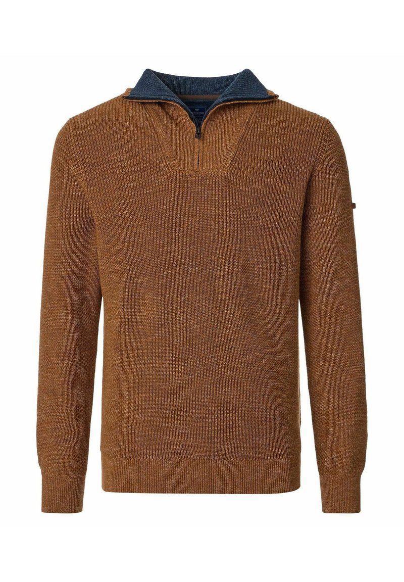 Brauner Strickpullover mit einem Viertel-Reißverschluss-Design, der einen dunkelblauen Denim-Kragen und eine strukturierte Oberfläche aufweist. Gerippte Bündchen und Saum.