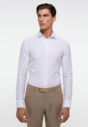 LINEN SHIRT - SLIM FIT - Overhemd - white
