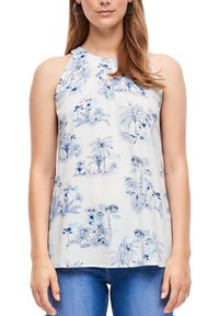 Witte haltertop met blauwe palmboomprint, lichtgewicht materiaal, gestructureerd oppervlak, voorzien van een geplooide halslijn en losse pasvorm.