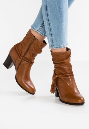 Classic ankle boots - cognac