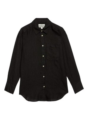 Zwart langemouwen shirt van lichtgewicht stof, met een kraag, voorzak en knoopsluiting met witte knopen.