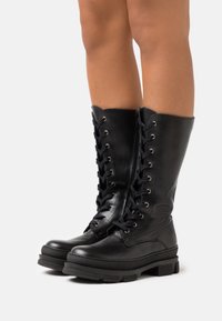 Mis Pepas Platform boots - black