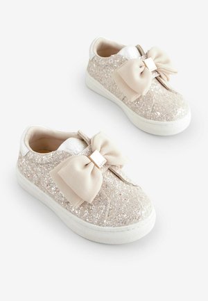 Baker by Ted Baker Topánky so zapínaním na suchý zips - ivory