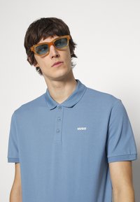 HUGO DONOS - Polo - medium blue