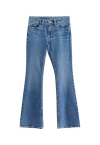 Ljusblå denim jeans med utsvängda ben, fem fickor, knappstängning och kontrasterande sömmar. Kanten är något fransad för textur.