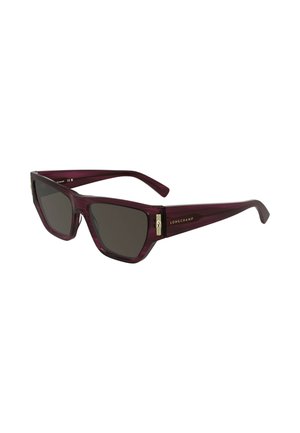 Lunettes de soleil oversize bourgogne avec des verres gris, de forme rectangulaire, monture texturée et détails en métal doré sur le côté.
