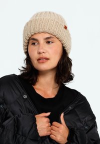 Bickley+Mitchell Muts - sand