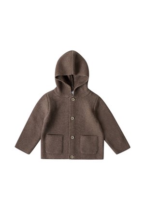 Brązowy dziergany kardigan z kapturem, długimi rękawami, zapinany z przodu na guziki oraz z dwoma kwadratowymi kieszeniami z przodu.