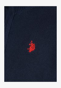 Unausgewählt, navy-rot