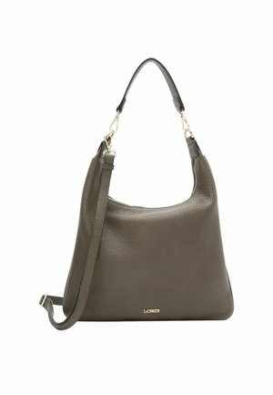 Borsa a spalla in pelle verde oliva con texture a piccoli ciottoli, dettagli in oro e una tracolla removibile. Presenta un design con parte superiore appuntita.