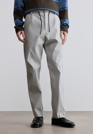 TEAGAN - Pantaloni - light pastel grey