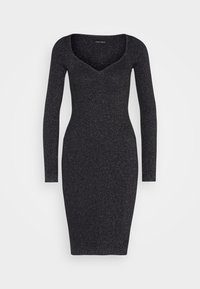 Robe en maille noire ajustée à manches longues, avec un léger éclat et un décolleté en forme de cœur, longueur genou, présentée sur fond blanc.
