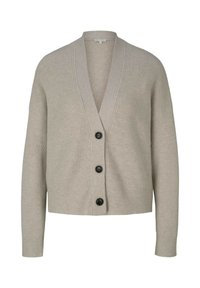 Cardigan beige acanalado con cuello en V, mangas largas y cinco botones negros. La tela tiene un acabado texturizado con sutiles detalles de punto trenzado.