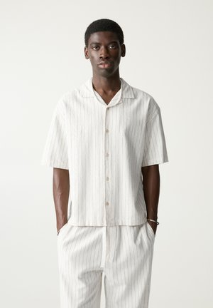 PULL&BEAR SHORT SLEEVE STRIPED - Košeľa - beige