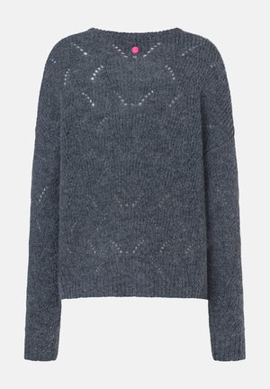 Gray knitted sweater with a loose fit. Features a textured pattern and a round neckline. Includes a pink button on the back.