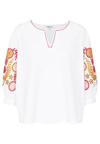 Blusa bianca con scollo a V e maniche a tre quarti. Le maniche presentano un ricamo floreale colorato in rosso, rosa e oro. Tessuto di cotone.