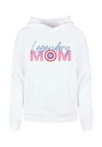 Fehér kapucnis pulóver, amelyen a "Legendary MOM" felirat pink csillám és kék szöveg kombinációjában szerepel, középen egy pajzsra hasonlító kör alakú grafika található. Elöl zsebes kanguru zseb.