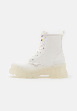 Buffalo, Bottines à plateau - white