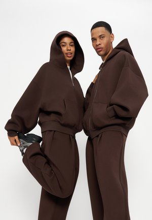 YOURTURN by Zalando, UNISEX SET - Trenirka - dark brown