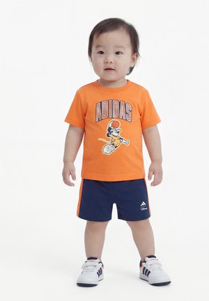 adidas Performance DISNEY MICKEY MOUSE UNISEX SET - Short - pure orange/off white