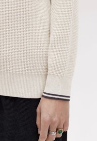Fred Perry WAFFLE STITCH  - Maglione - gacha jaspeado