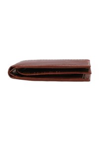 Portefeuille plié en cuir marron montré de côté sur un fond blanc.