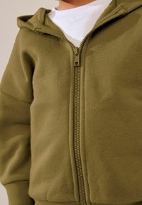 Next - ZIP THROUGH - Lukuga pusa - olive green Väikepilt 1