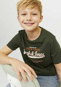 Jack & Jones Junior JJELOGO TEE O-NECK JNR - Apdrukāts T-krekls - kombu green