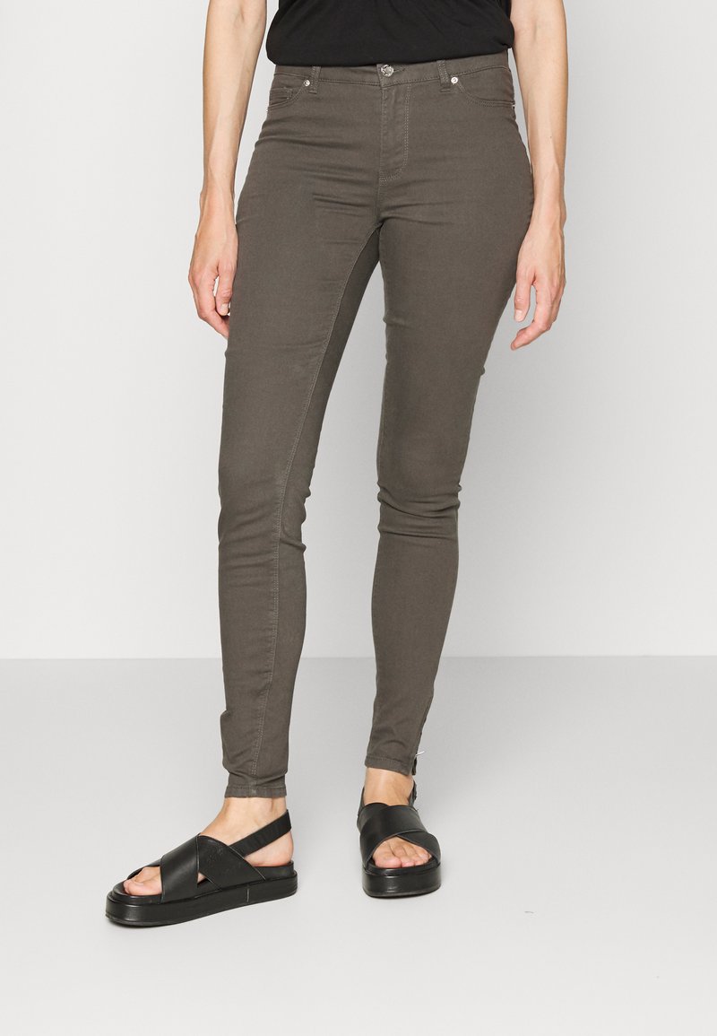 Vero Moda Tall VMHOTSEVEN PANTS  - Calças de ganga de corte skinny - beluga