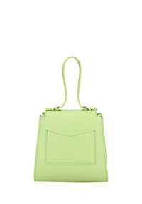 Groene leren handtas met een gestructureerde vorm, een bovenhandvat en een voorvak. Bevat contrasterende stiksels en metallic hardware accenten.