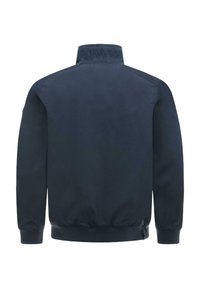 Laivastonsininen pitkähiha jacketi, jossa on joustavat hihansuut ja helma, pystykaulus ja painettu logokirjain selässä.
