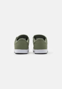 DC Shoes CRISIS 2 - Sapatilha de treino - army/olive