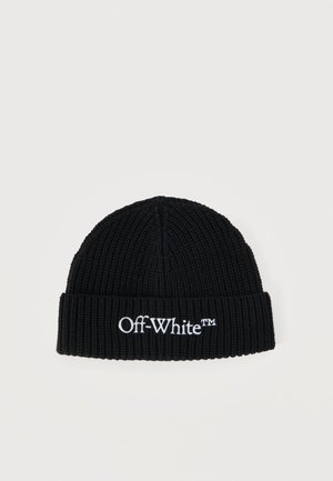 Bonnet noir en maille avec revers plié, arborant le logo "Off-White™" brodé en blanc au centre à l'avant.