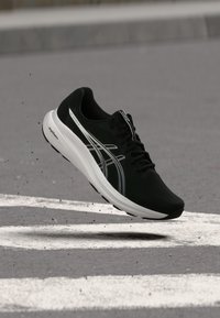 Επιλέχθηκε, black/white