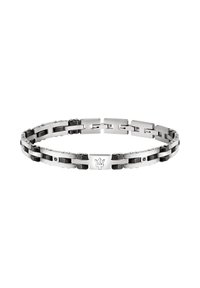Armband i silver och svart rostfritt stål som har rektangulära länkar, rundade detaljer och en logotyp-emblem i mitten.