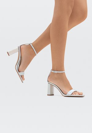 MIT GESTEPPTEN RIEMCHEN - High heeled sandals - silver