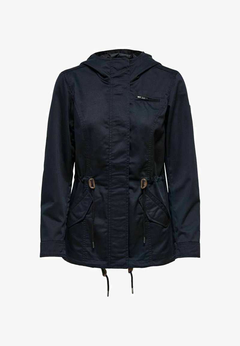 Veste légère bleu marine avec capuche, taille ajustable par cordon, poche poitrine zippée et deux poches latérales. Texture de tissu lisse, design décontracté.