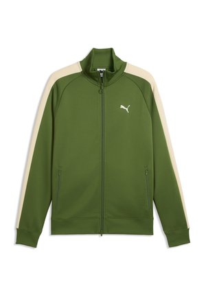 Chaqueta deportiva verde con cremallera, rayas crema en las mangas y logo de Puma en el pecho, puños, cuello y bajo acanalados.