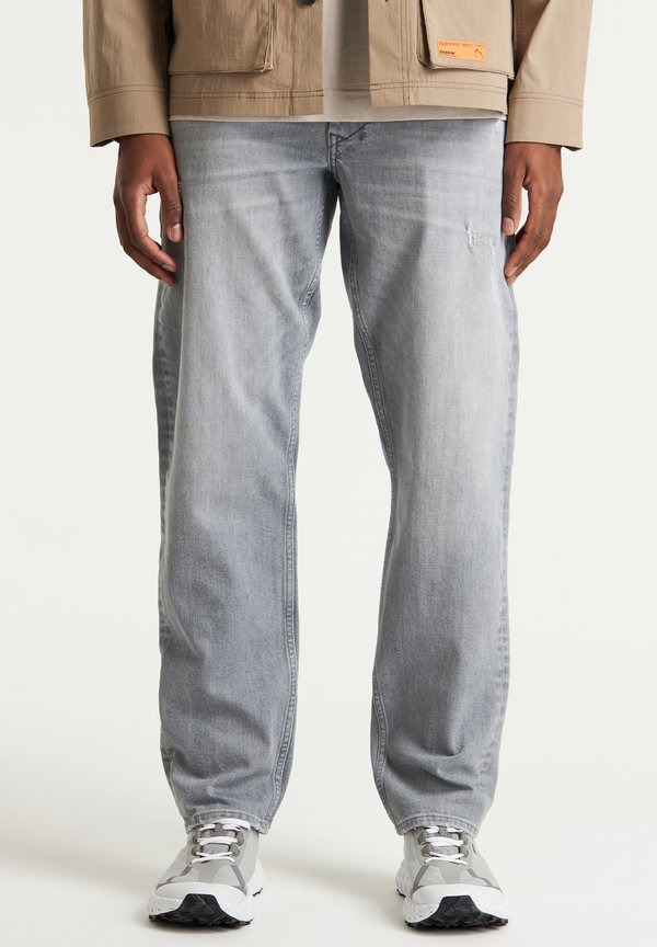 IRON TARIK - Jeans Tapered Fit