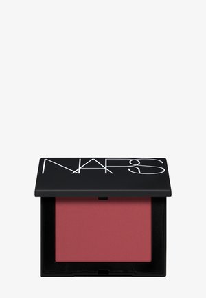 Rechthoekig zwart compact met groot wit NARS-logo, met daarin een matte, zachte rozenroze poederblush.