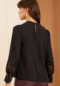 Love & Roses CUFF CREW NECK - REGULAR FIT - Blúz - black