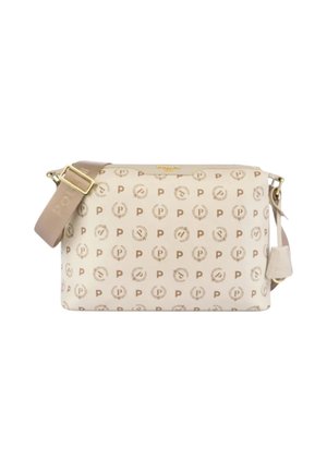 Borsa a tracolla beige con motivo ripetuto "P" e logo circolare, tracolla marrone regolabile con fibbia dorata e piccola pochette allegata.
