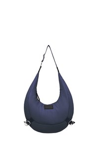Borsa a spalla imbottita blu Navy con design curvo, tracolla regolabile e finiture in metallo argentato. Presenta un'etichetta del marchio sul davanti.