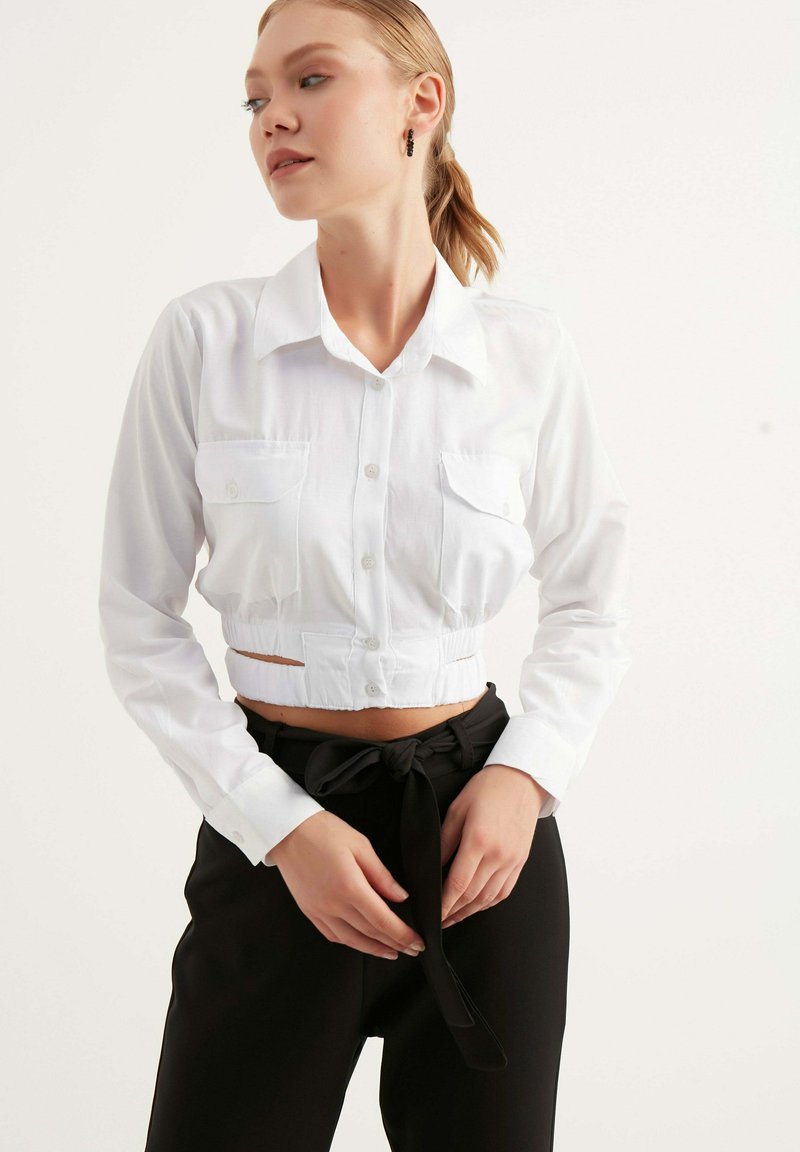 Herita SHIRRED - Blus - white