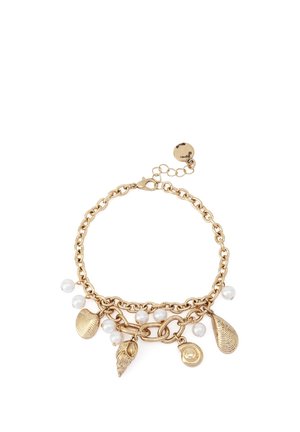 Złota bransoletka z łańcuszkiem z zawieszkami muszelek i pereł, z zapięciem typu lobster i regulowanym łańcuszkiem.