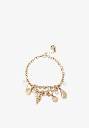 Złota bransoletka z łańcuszkiem z zawieszkami muszelek i pereł, z zapięciem typu lobster i regulowanym łańcuszkiem.