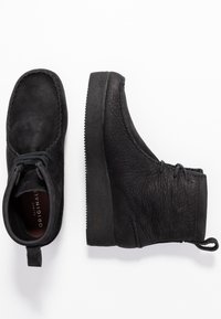 Clarks Originals Botines con plataforma - black