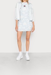 Tommy Jeans Vardagsklänning - light blue