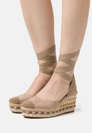 Alma en Pena Espadrilles - beige